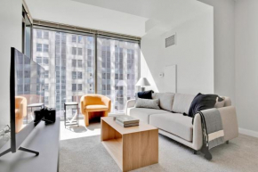 Loop Studio w Pool Gym Lounge nr Riverwalk CHI-633